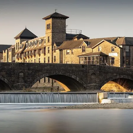 The Riverside Hotel