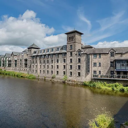 The Riverside Hotel