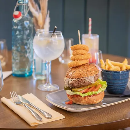 The Riverside Hotel 3*