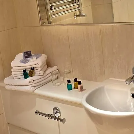 The Riverside 3*