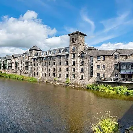 The Riverside 3*