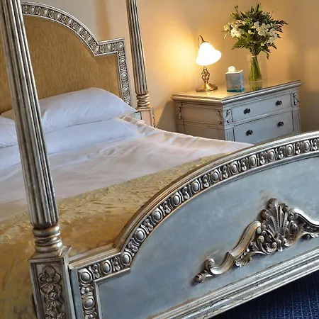 The Riverside Hotel 3*