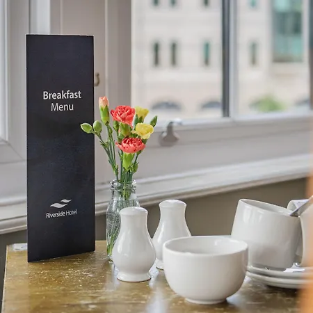 호텔 The Riverside