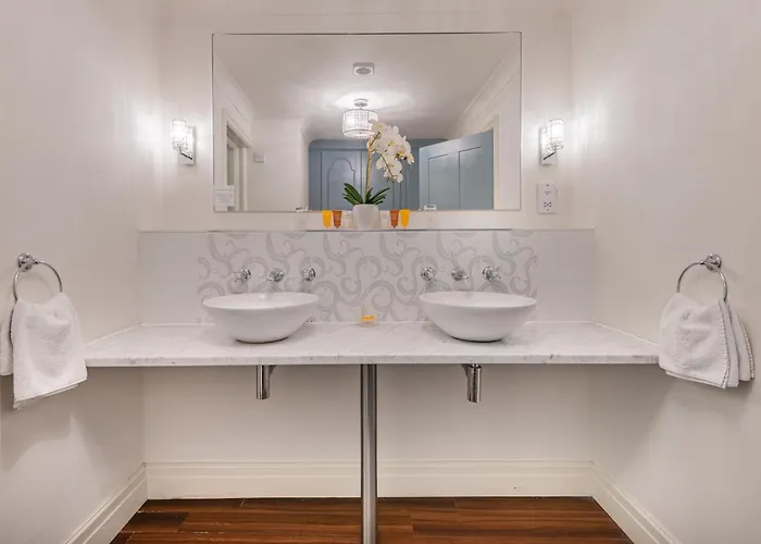 ذا ريفرسايد