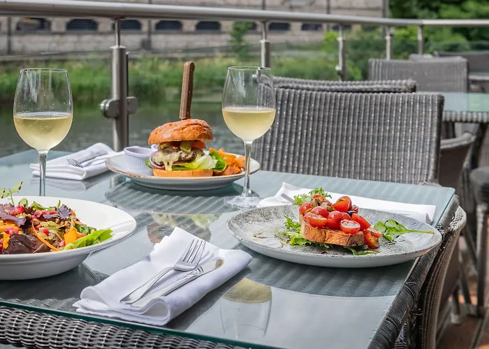 ذا ريفرسايد فندق